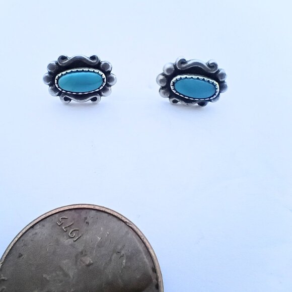 Gorgeous Vintage Turquoise and Silver Navajo Earrings - Picture 1 of 5